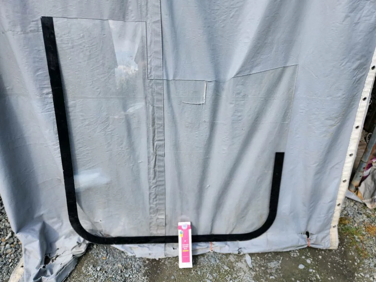 Giant sheet of 5mm Clear Perspex - polycarbonat - Image 1