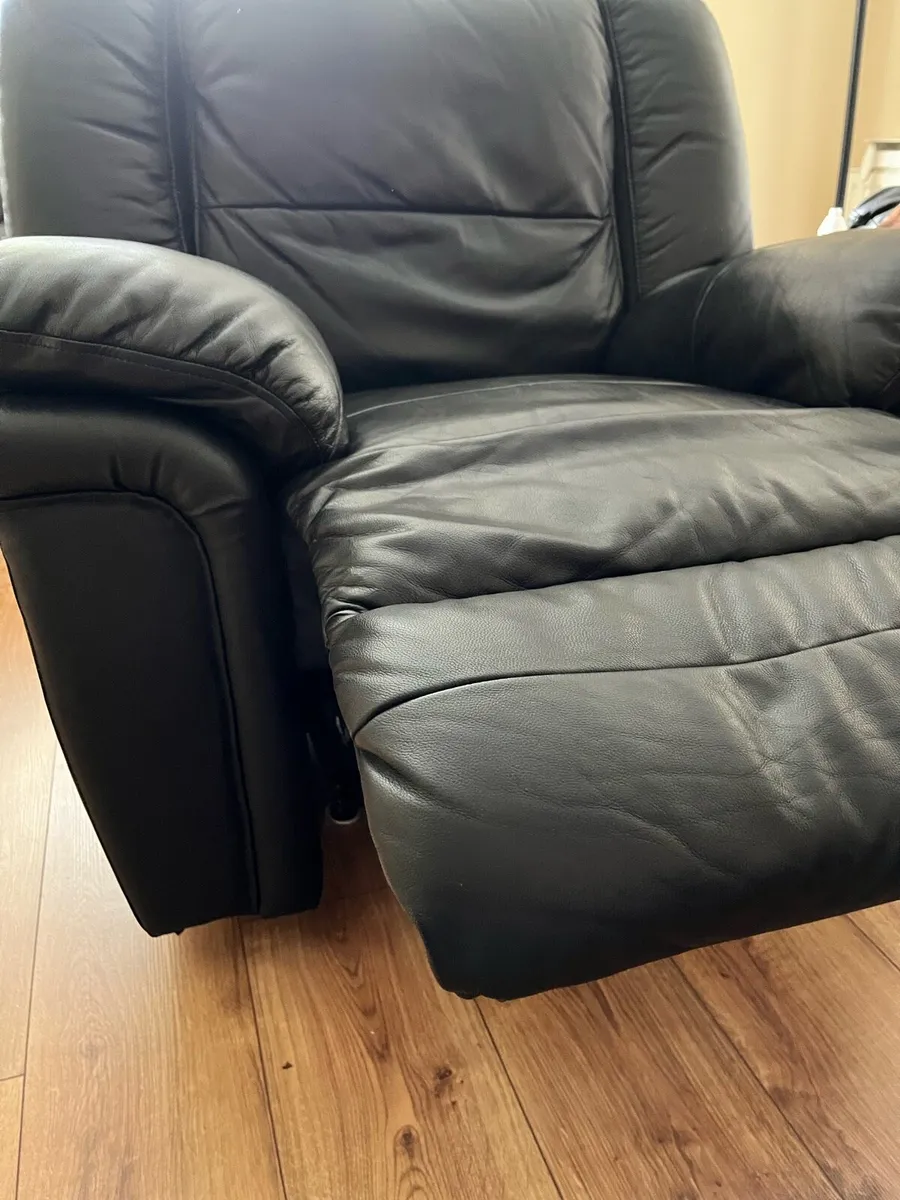 2 leather recliner chairs - Image 2