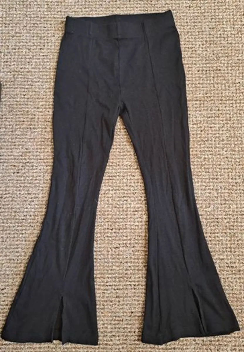 2 pairs of Trousers 7 to 8 year old - Image 3