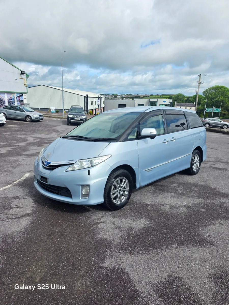 2012 Toyota Estima Hybrid - Image 2