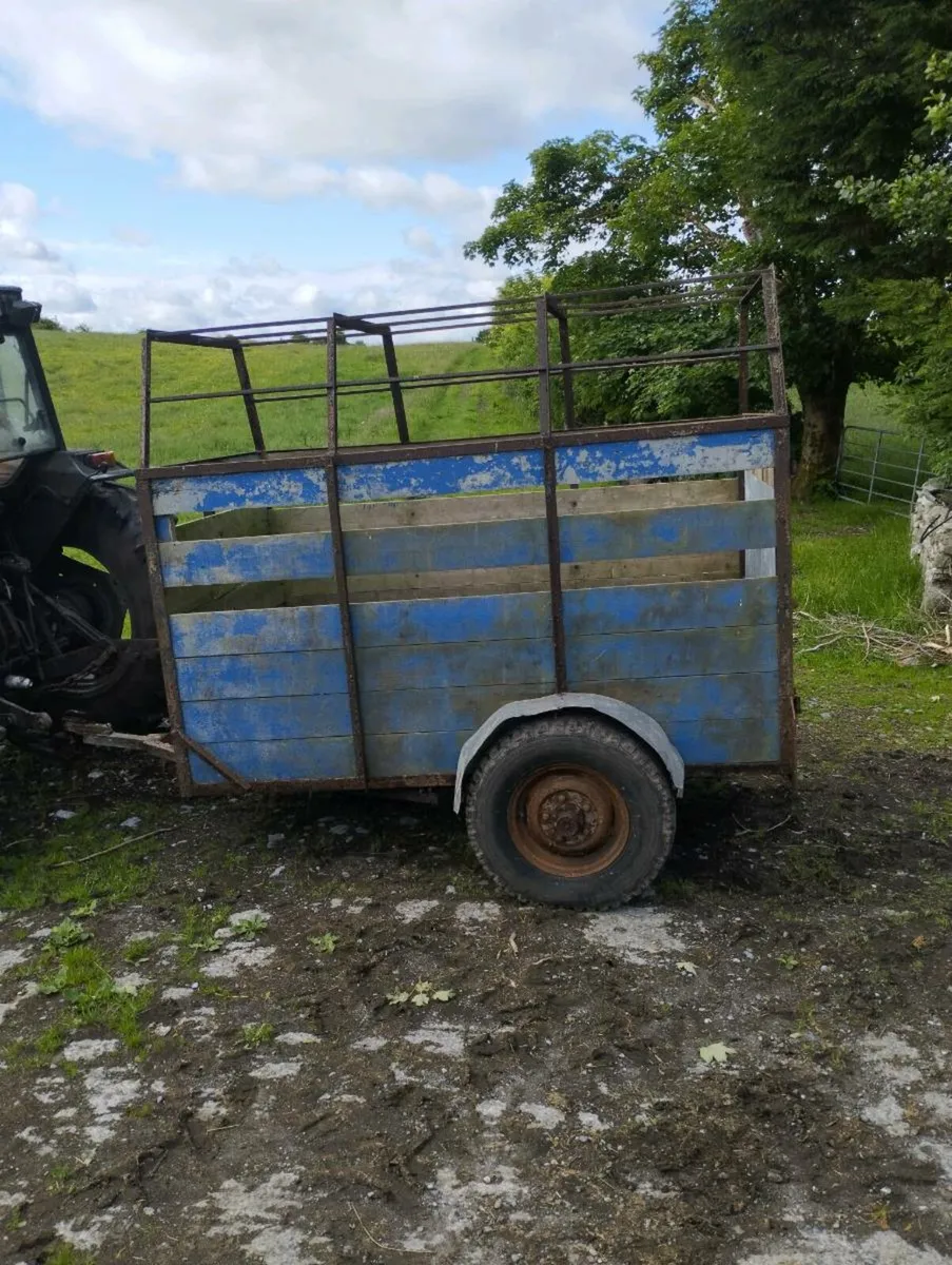 Trailer - Image 1