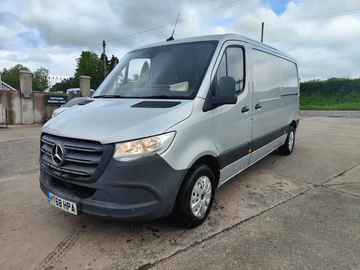 NEW MODEL 31/12/18 SPRINTER 314 CDI MWB LOW ROOF - Image 3