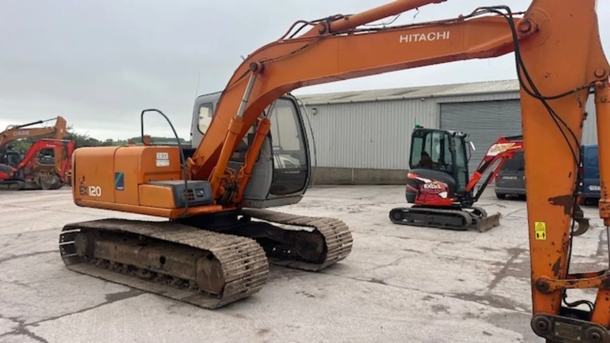 2001 Hitachi EX120-5 - Image 4