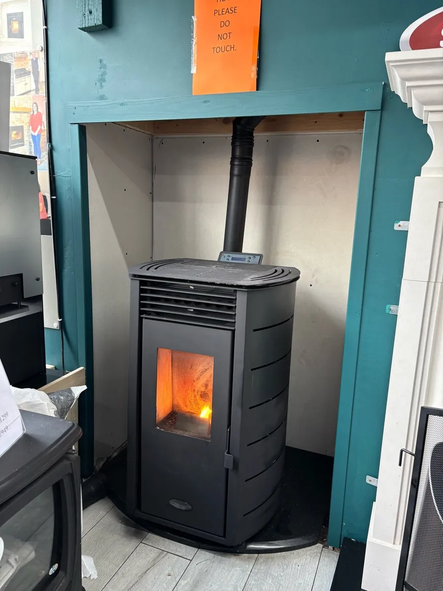 Ex - Display Stanley pellet stove - Image 1