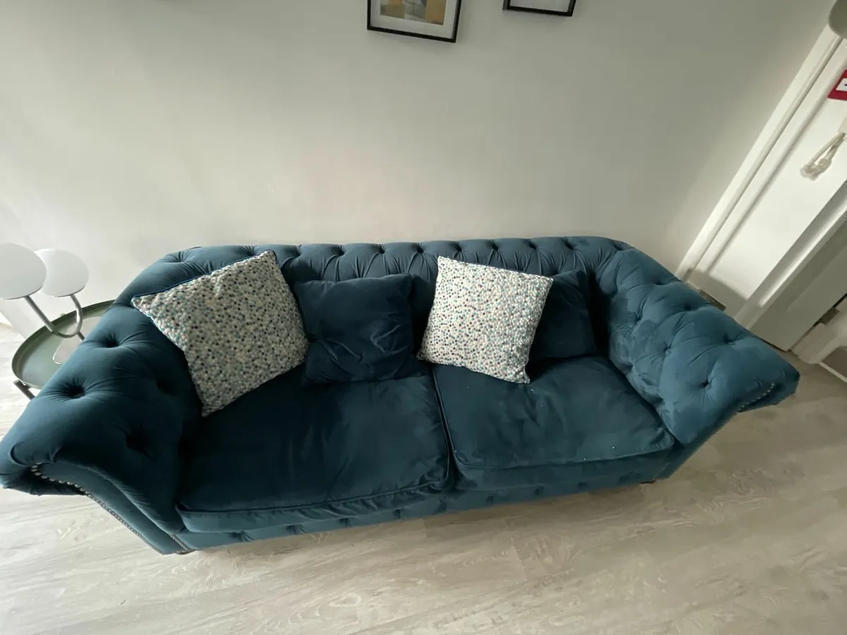 3-Seater Sofa in Excellent Condition - Image 4