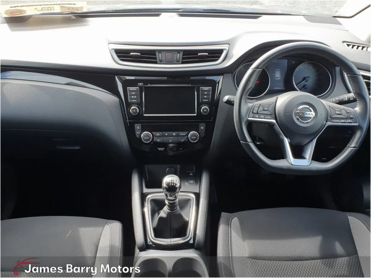Nissan QASHQAI 1.3 Turbo SV Only 55 000kms - Image 3
