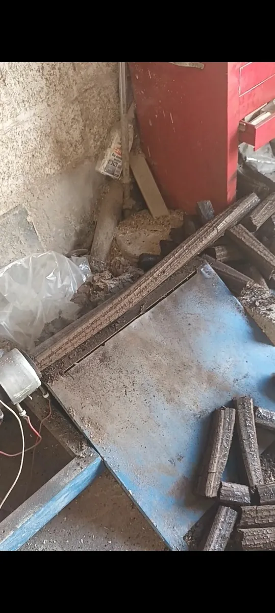 Sawdust Briquette machine THREE PHASE - Image 3