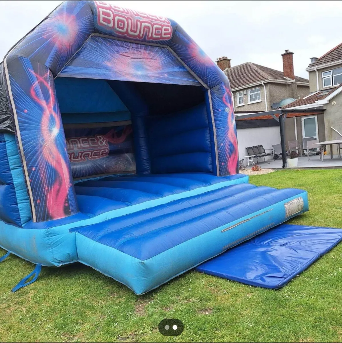 Bouncy castle - Image 3