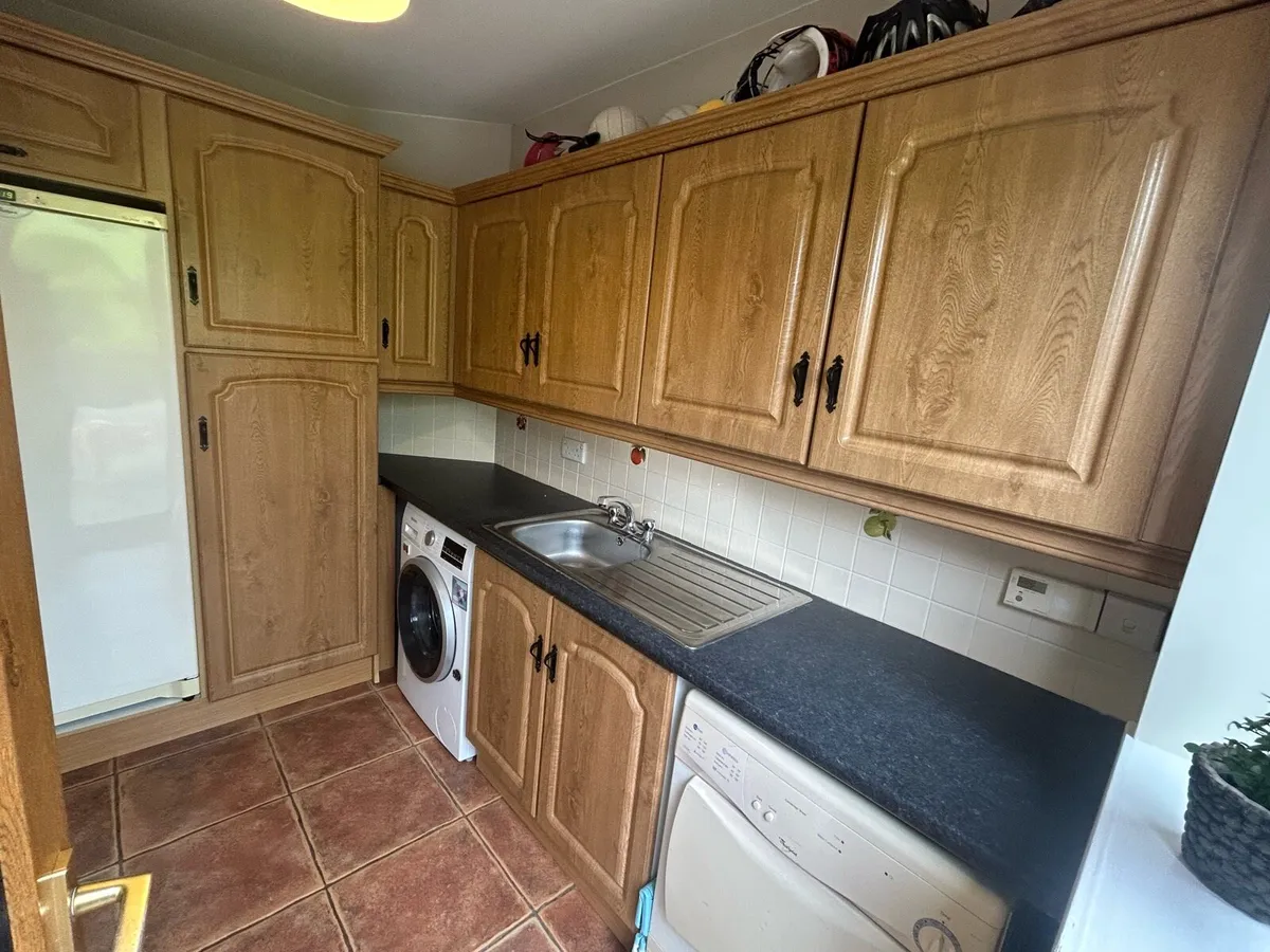 Kitchen/Utility units - Image 1