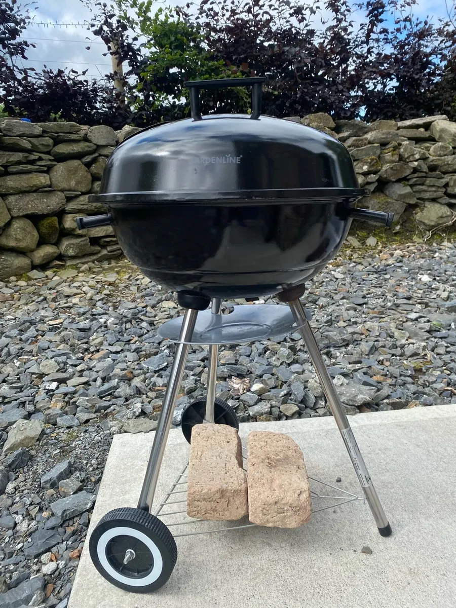 BBQ Charcoal Grill - Image 1