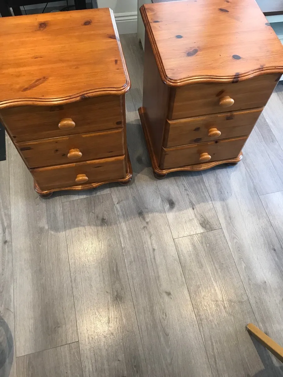 Pair of solid pine lockers - Image 2