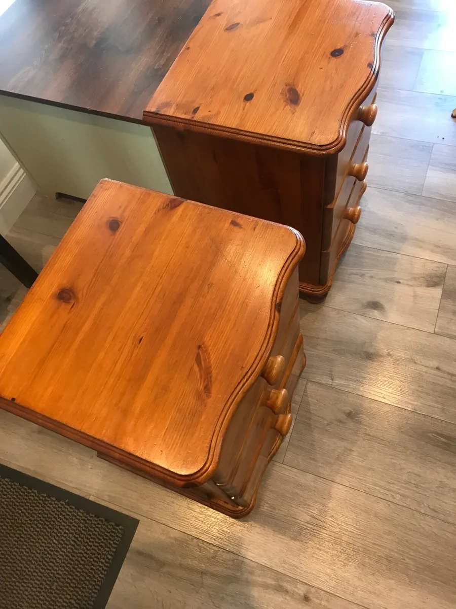 Pair of solid pine lockers - Image 3