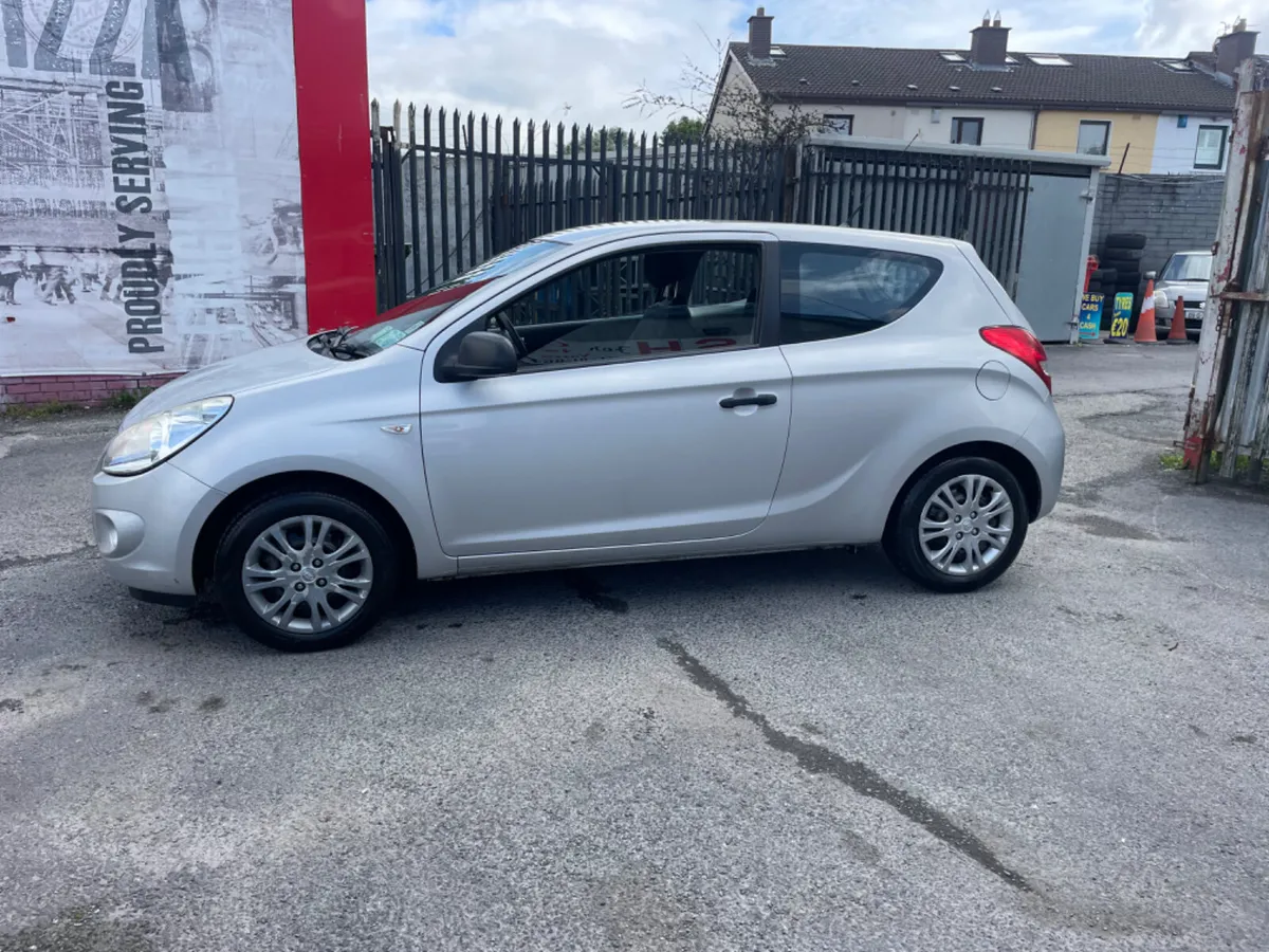 Hyundai i20 2011 low miles nct and tax - Image 4