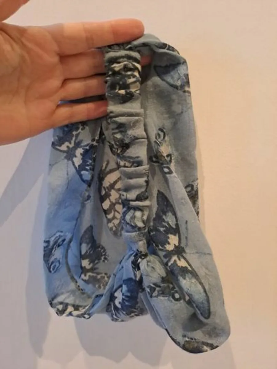 Fatface head scarf - Image 2
