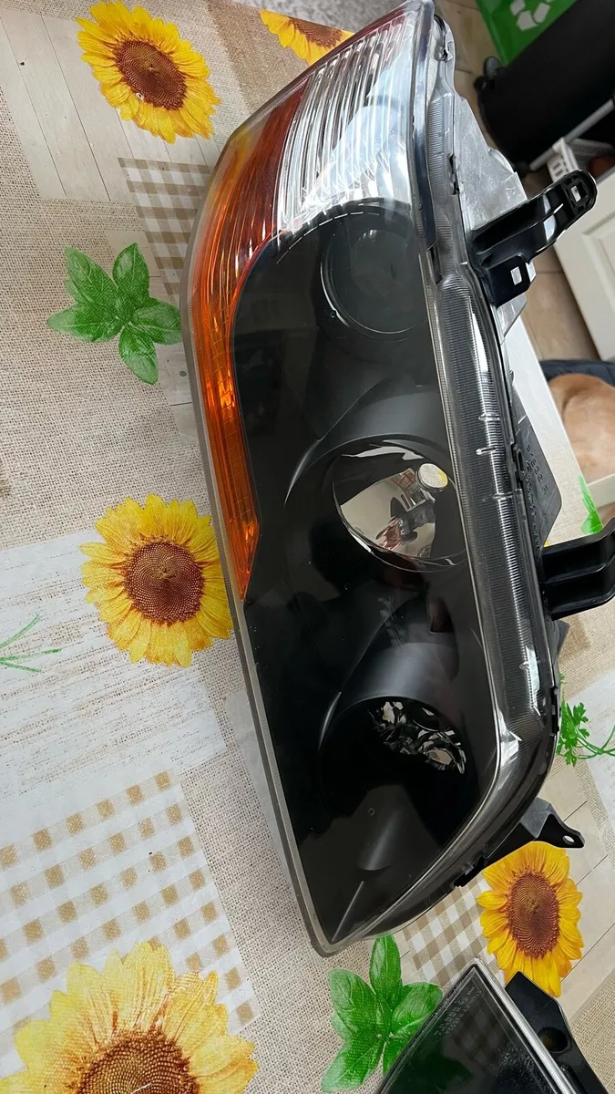 Evo 8 mr headlight drivers side + evo 9 tail light - Image 1