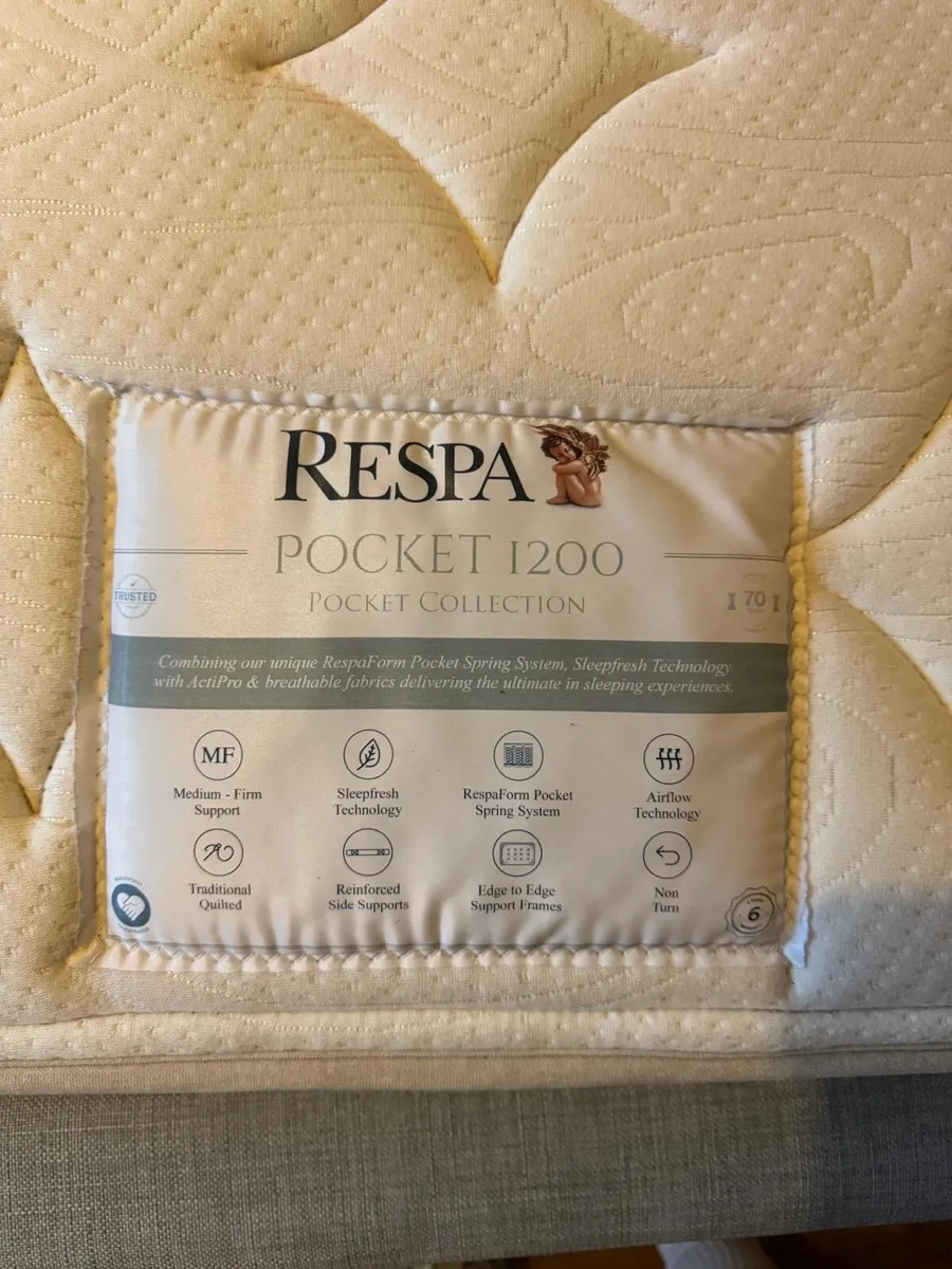 Bed and mattress - Image 2