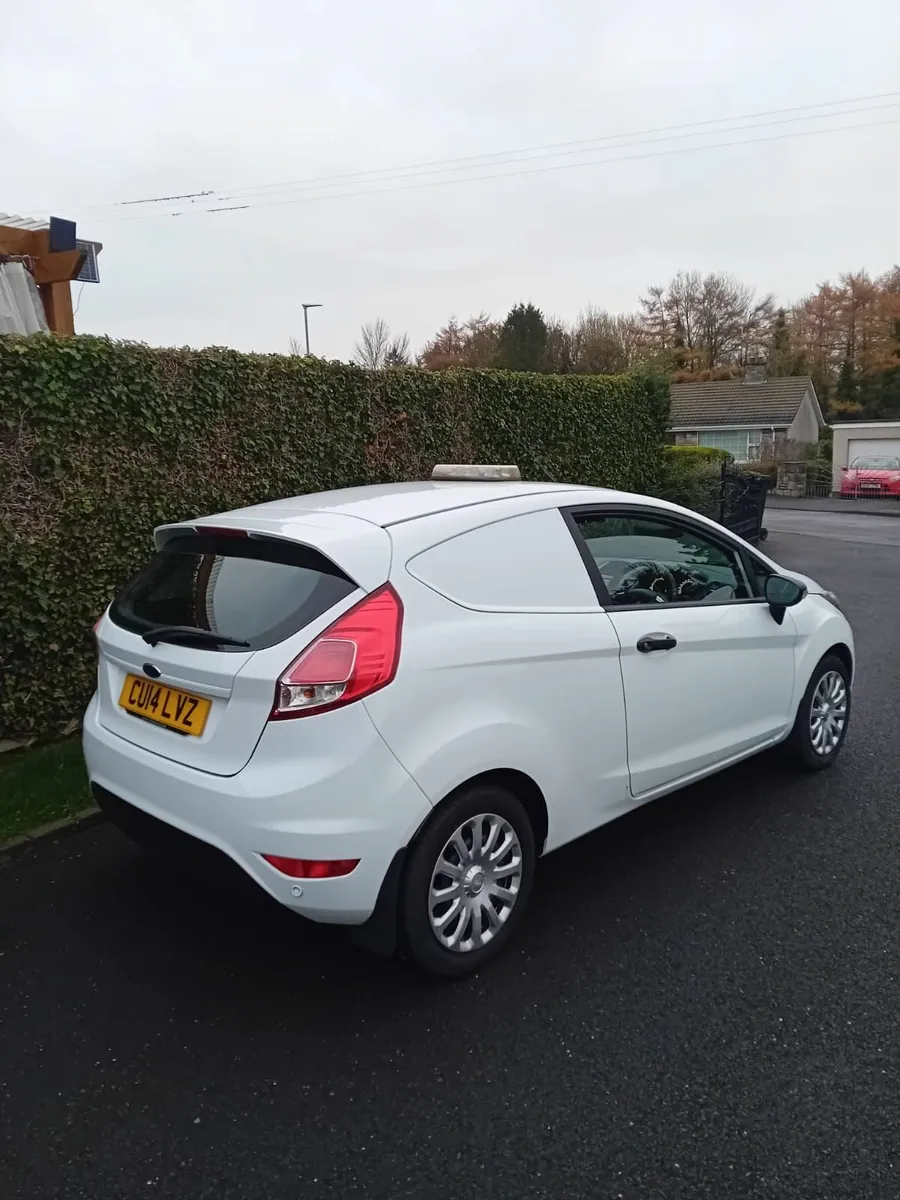 2014 Ford Fiesta VAN 1.5 TDCI - Image 2