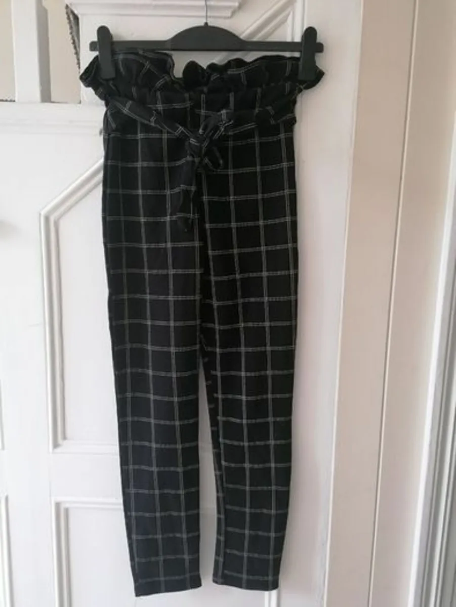 Pretty Little Thing Trousers Size 10 - Image 1