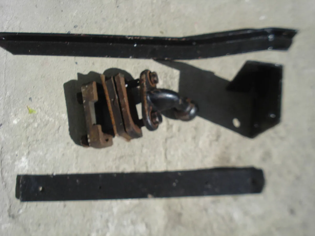 VINTAGE 1960s  TOW BAR. - Image 3