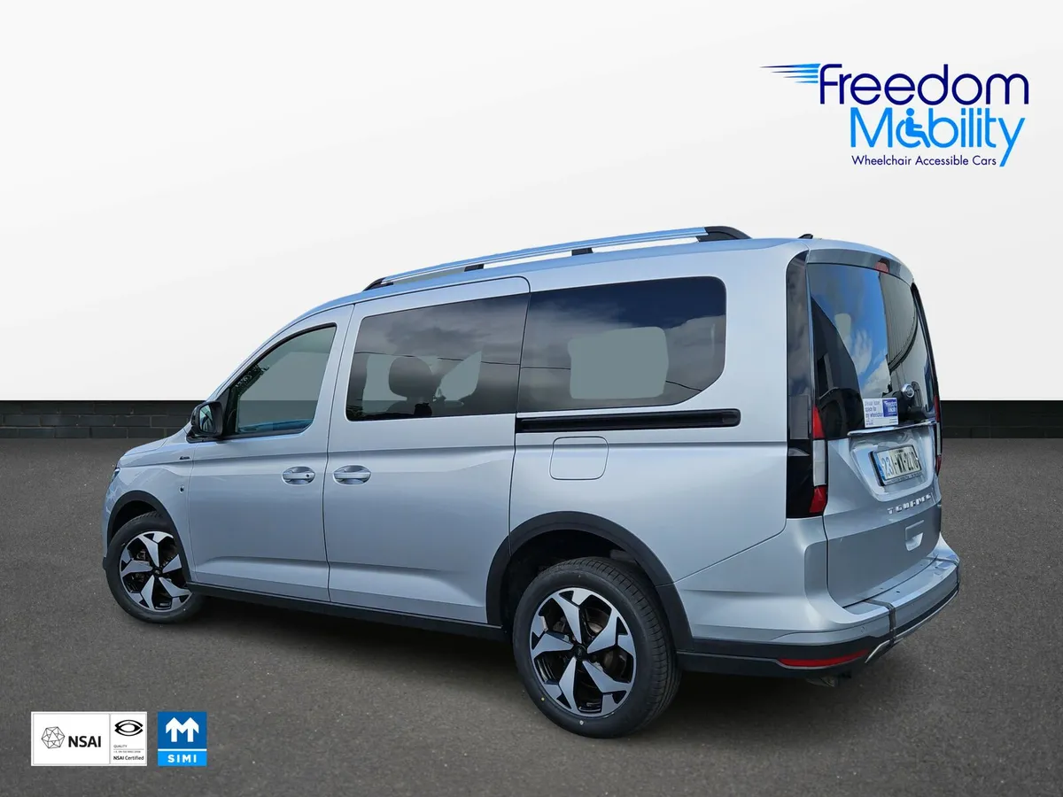 Ford Tourneo Connect Wheelchair Access Taxi Spec - Image 4