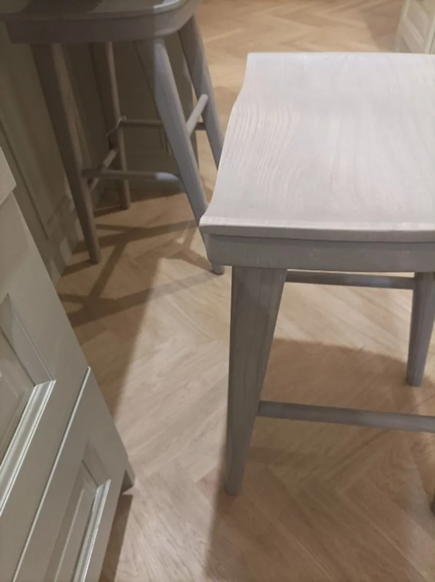 Kingston counter stools - Image 3