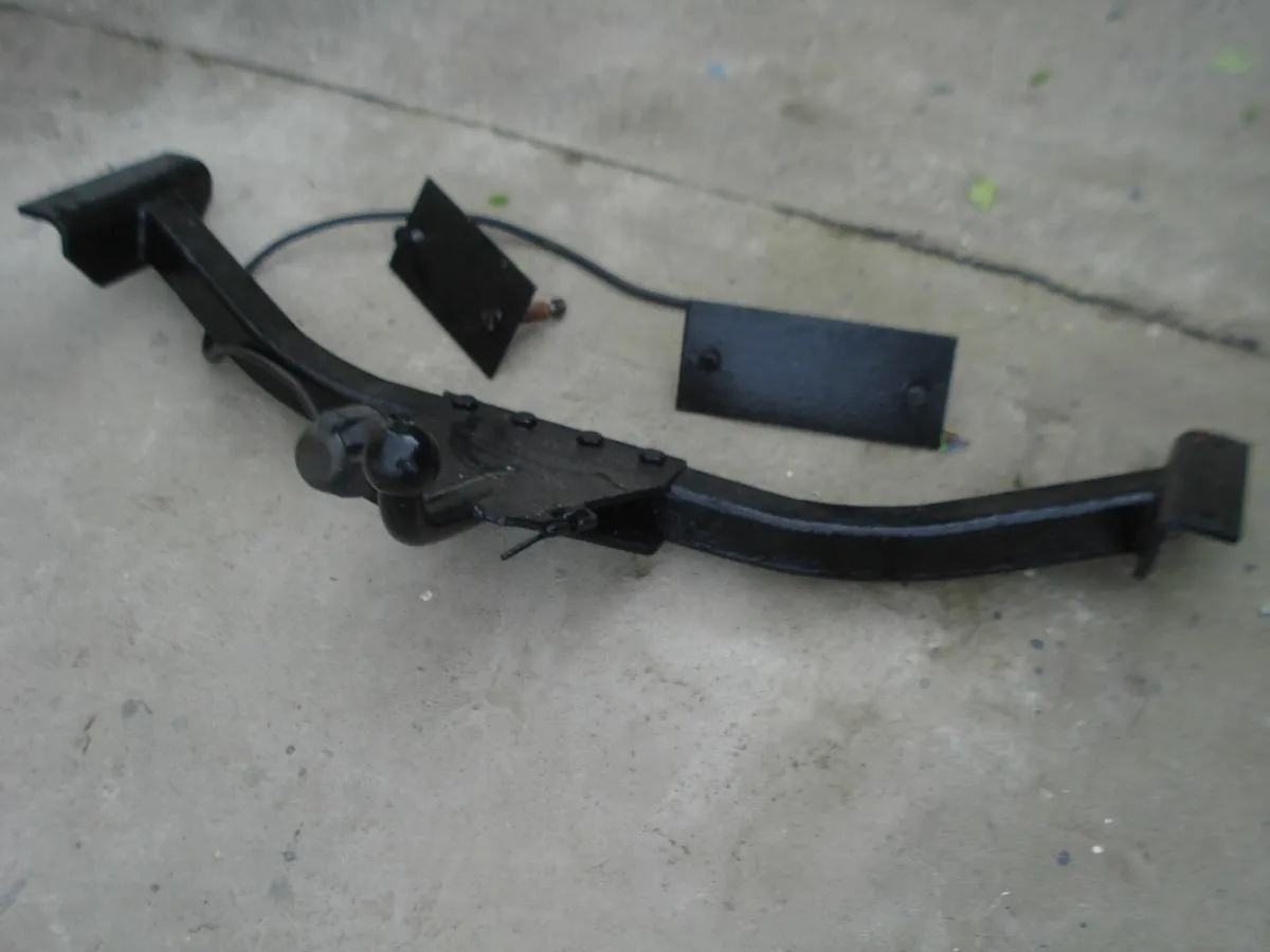 ORIGINAL 1980s GM OPEL CORSA/NOVA TOW BAR. - Image 1