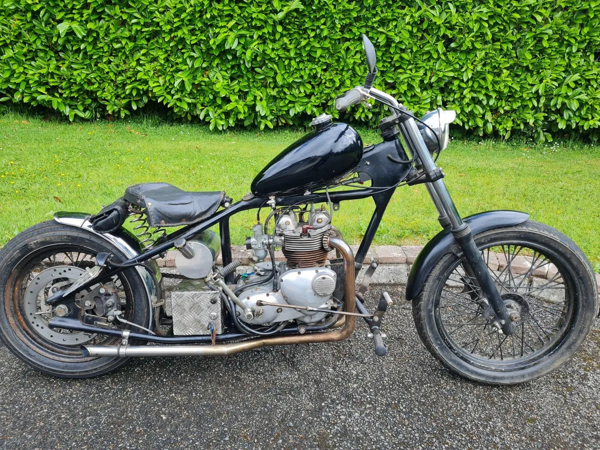 Triumph chop / bobber - Image 3