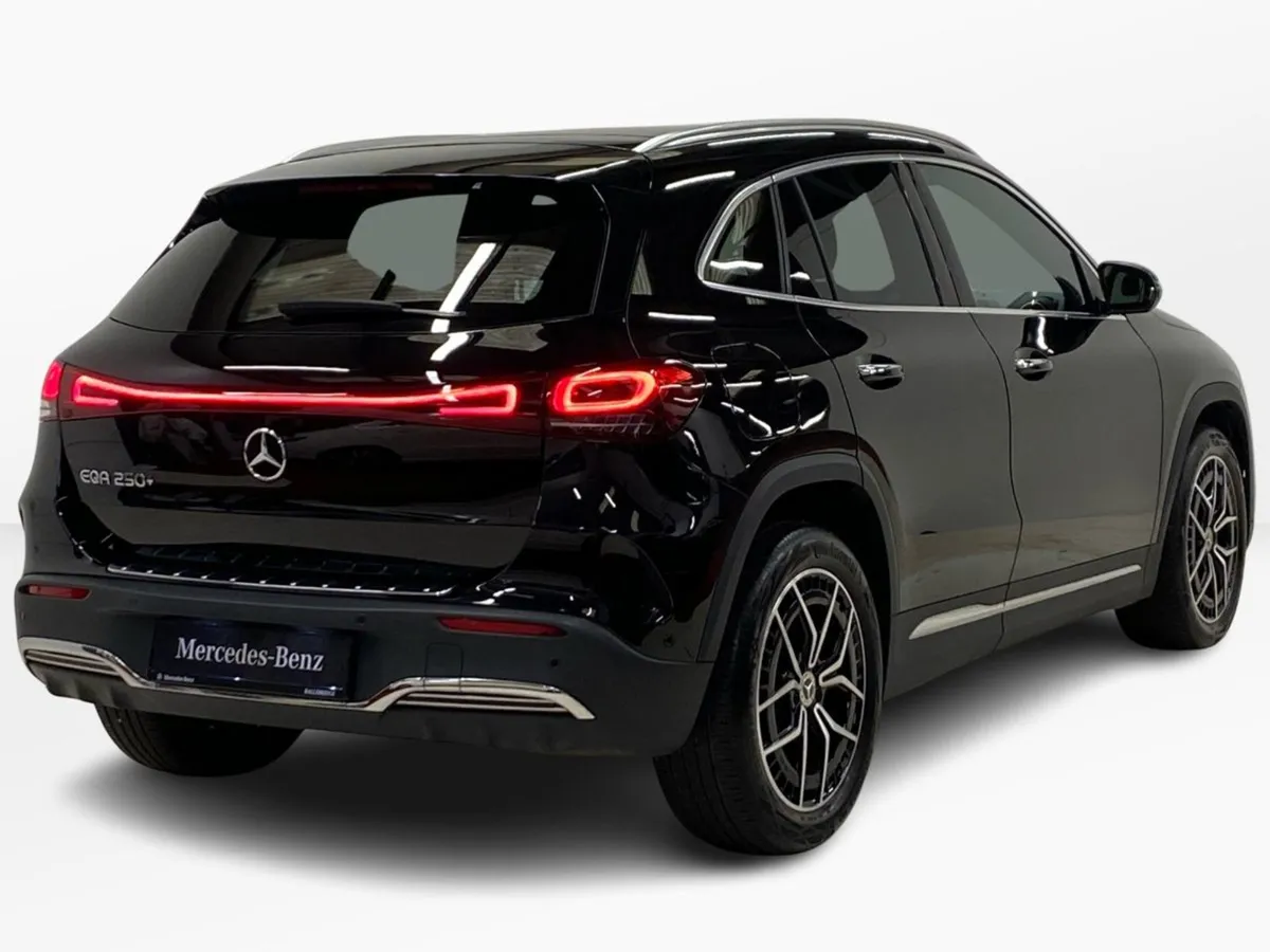 Mercedes-Benz EQA EQA 250  AMG Line Premium - Image 3