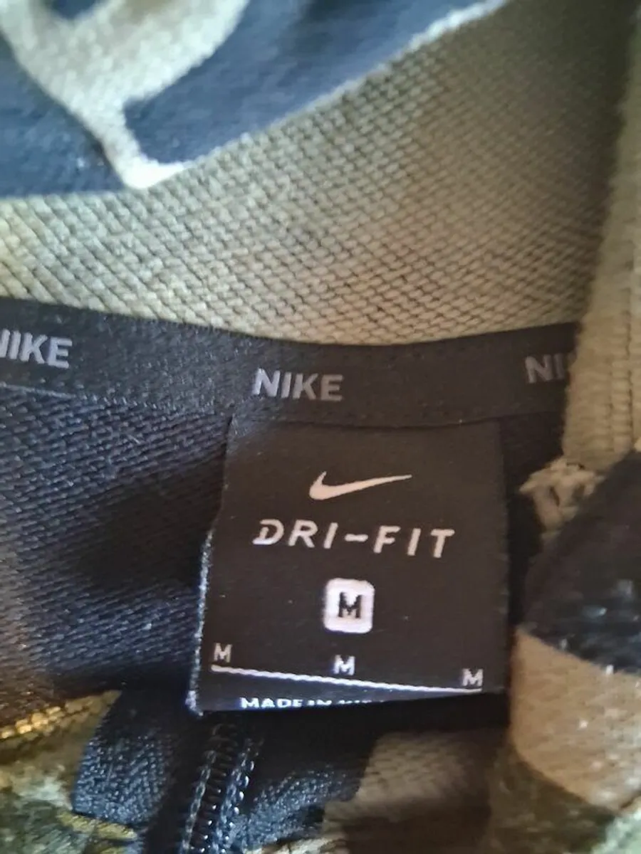 Clothing bundle - Image 3