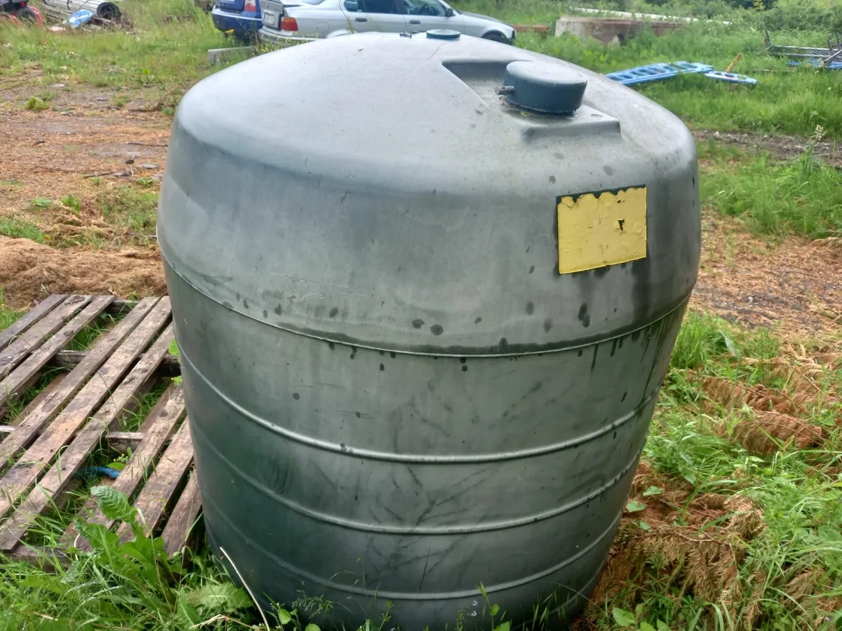 2 oil tanks - Image 2