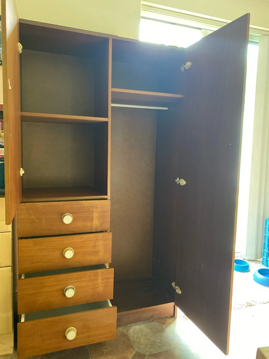 Wardrobe for a child’s room - Image 1