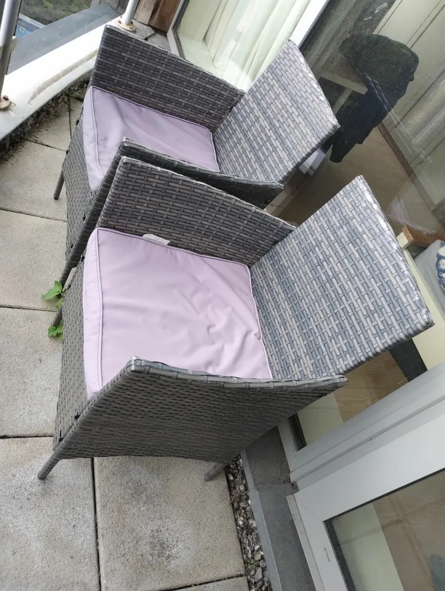 2 Rattan Garden Outdoor Chairs