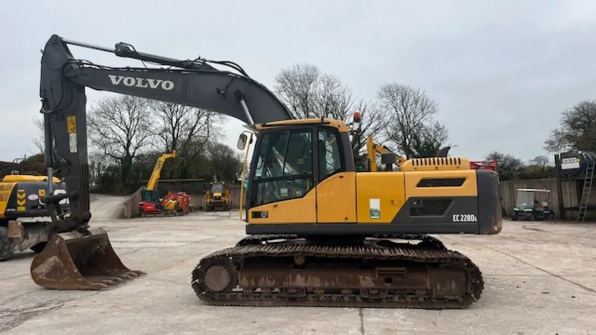 2013 Volvo EC220 DL - Image 1