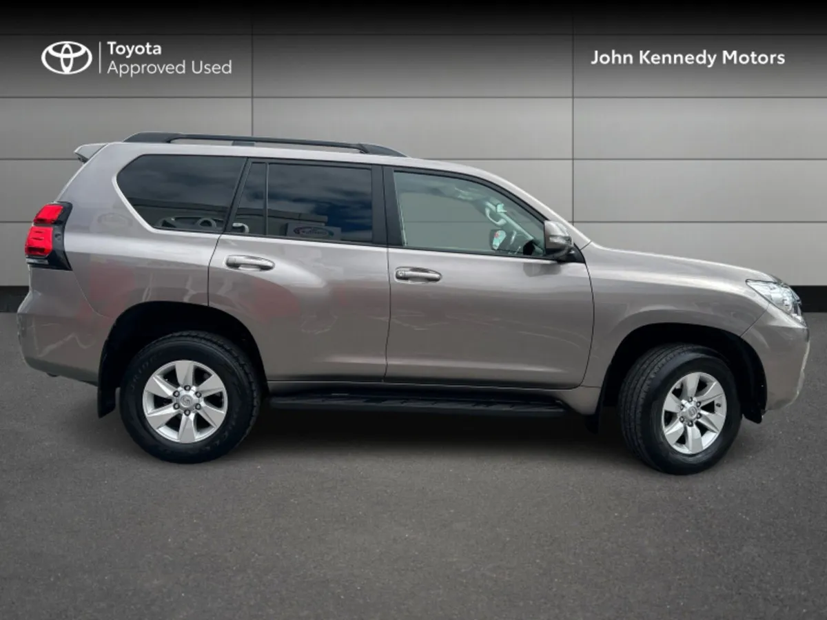 Toyota Land Cruiser LWB COMM AUTO - Image 3