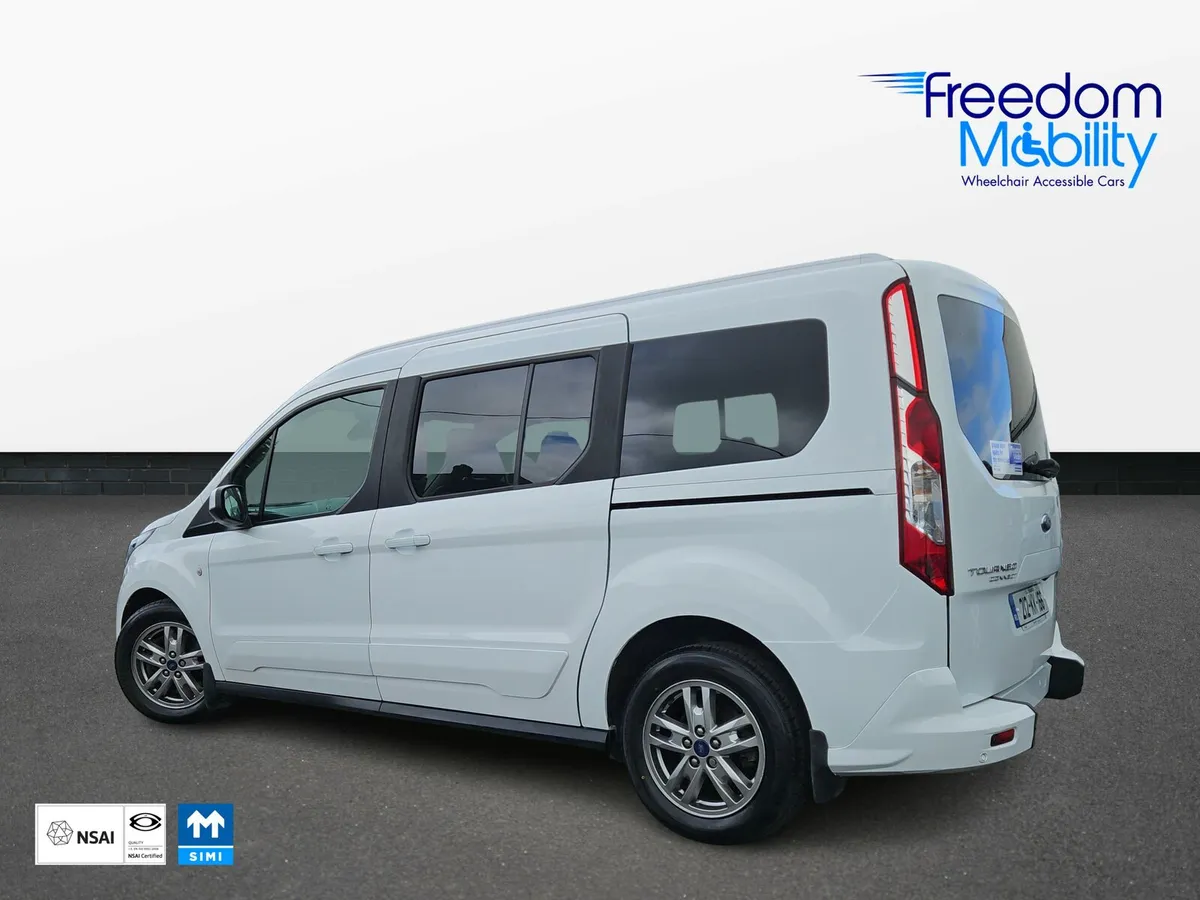 Ford Tourneo Connect Titanium Wheelchair Access - Image 4