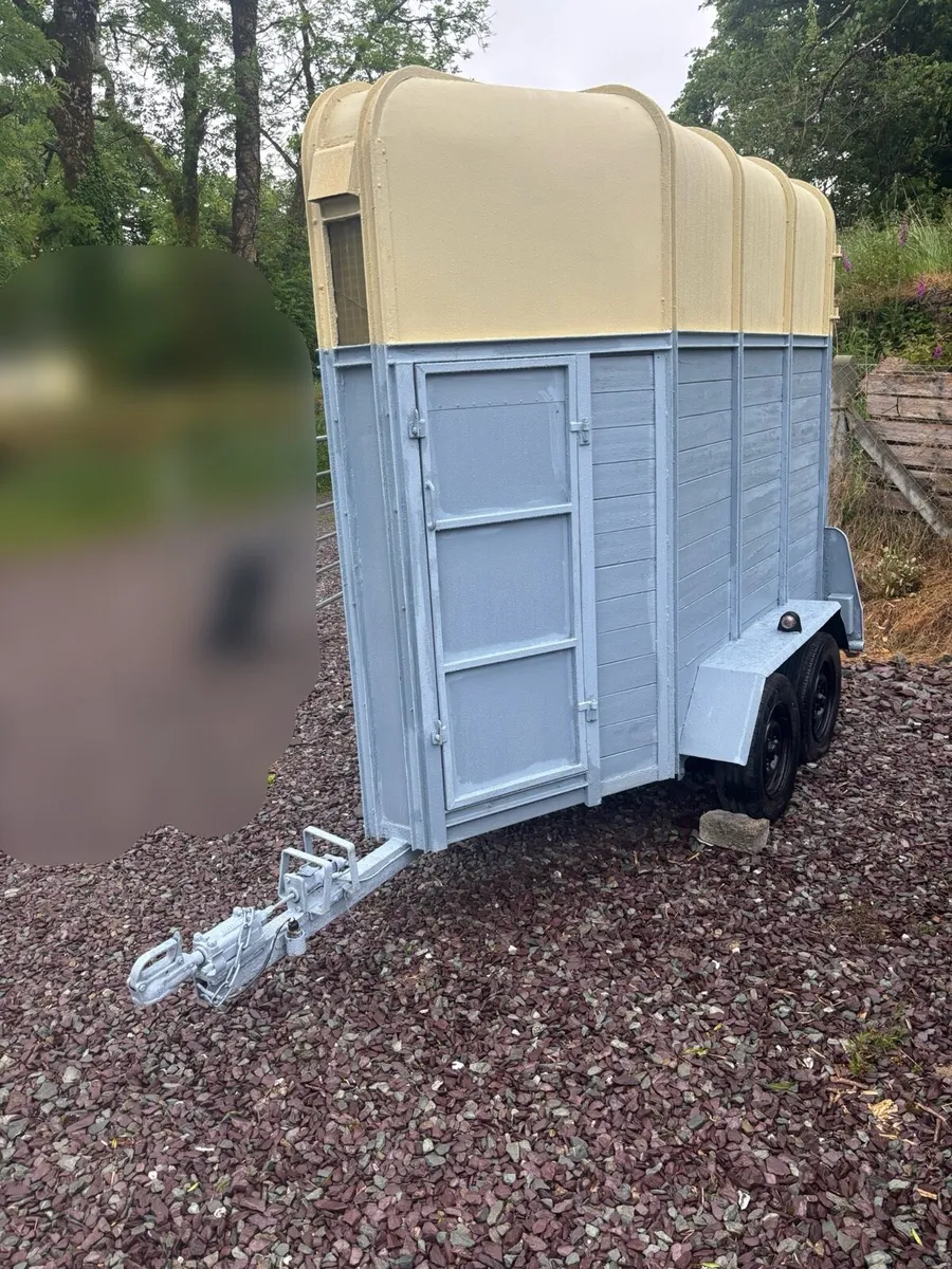 Horse Box - Image 1