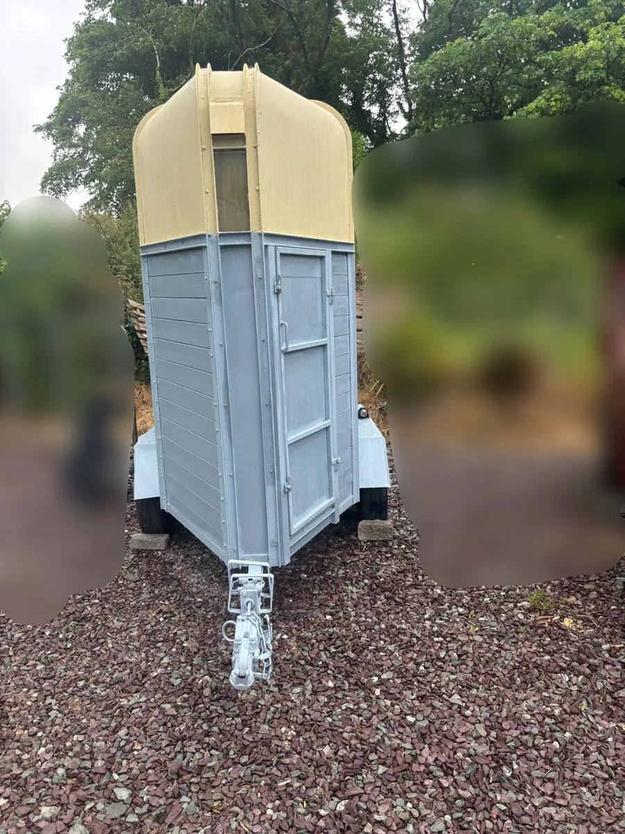 Horse Box - Image 2