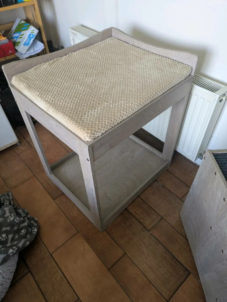 Pet bed with stairs, window seat for dog or cats - Image 2