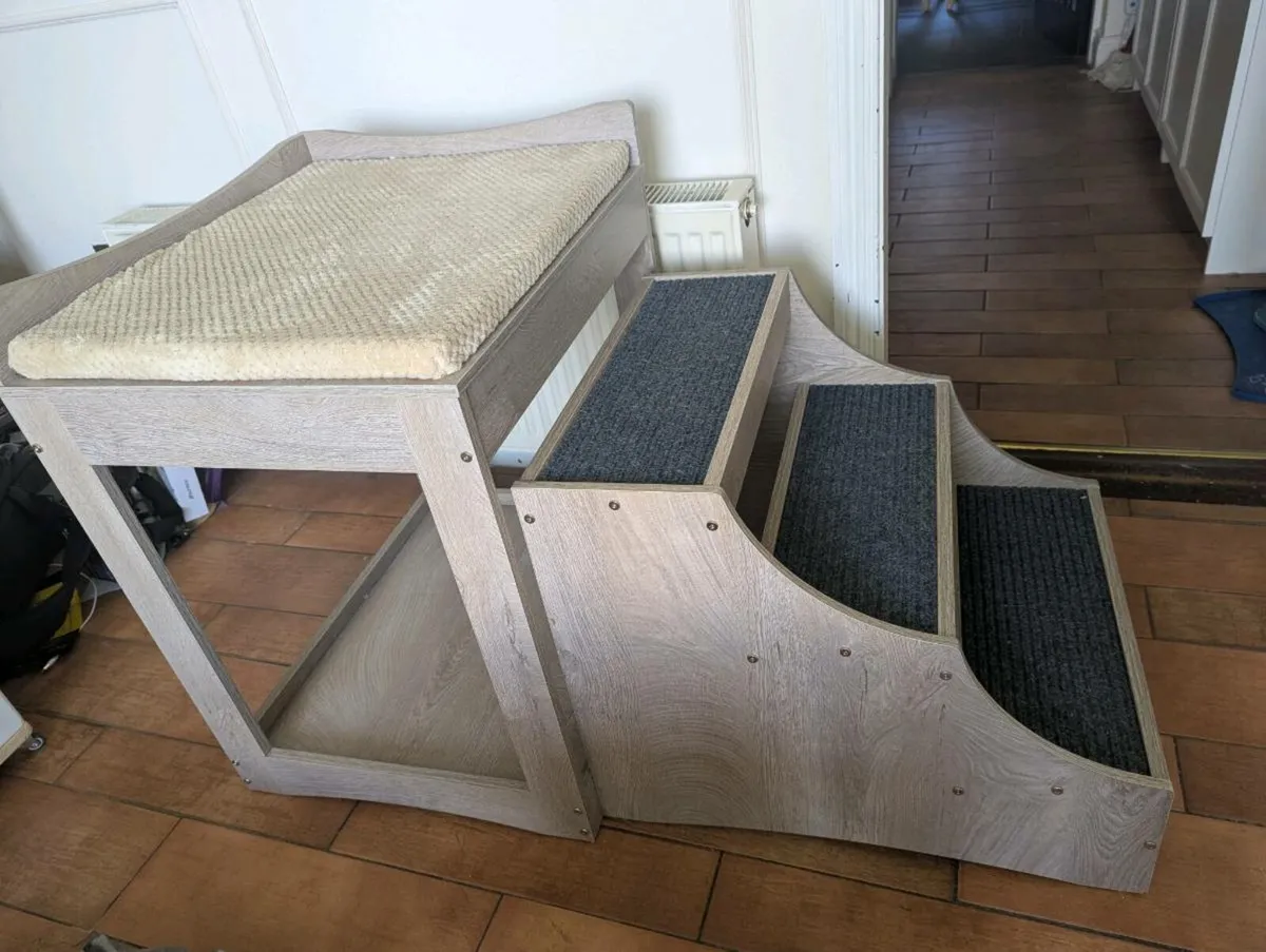 Pet bed with stairs, window seat for dog or cats - Image 4