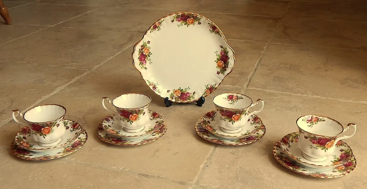 13 Piece Royal Albert Fine Bone China Tea Set - Image 1