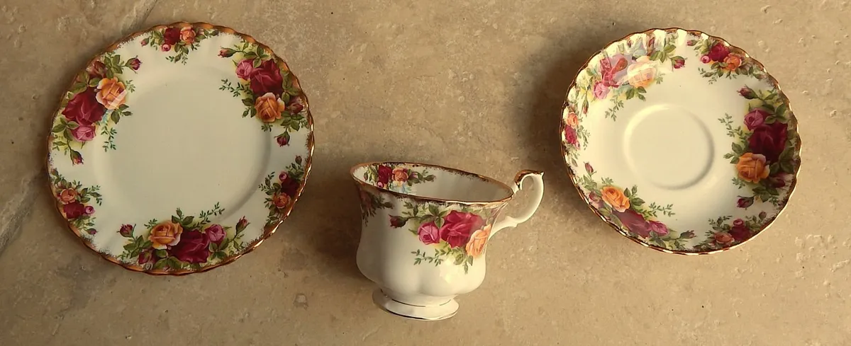 13 Piece Royal Albert Fine Bone China Tea Set - Image 4