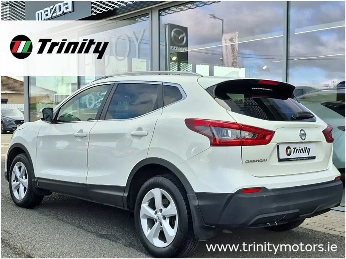 Nissan QASHQAI 1.3 SV Huge Spec Stunning Car Trin - Image 3