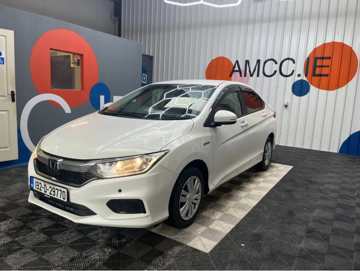 Honda Grace 1.5 HYRBID / 76k KMs / REVERSE CAMERA - Image 3