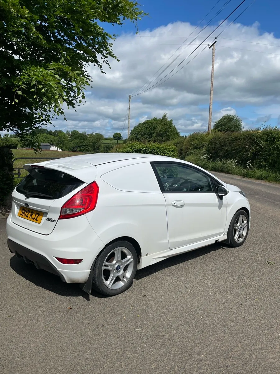 Ford Fiesta Van - Image 2