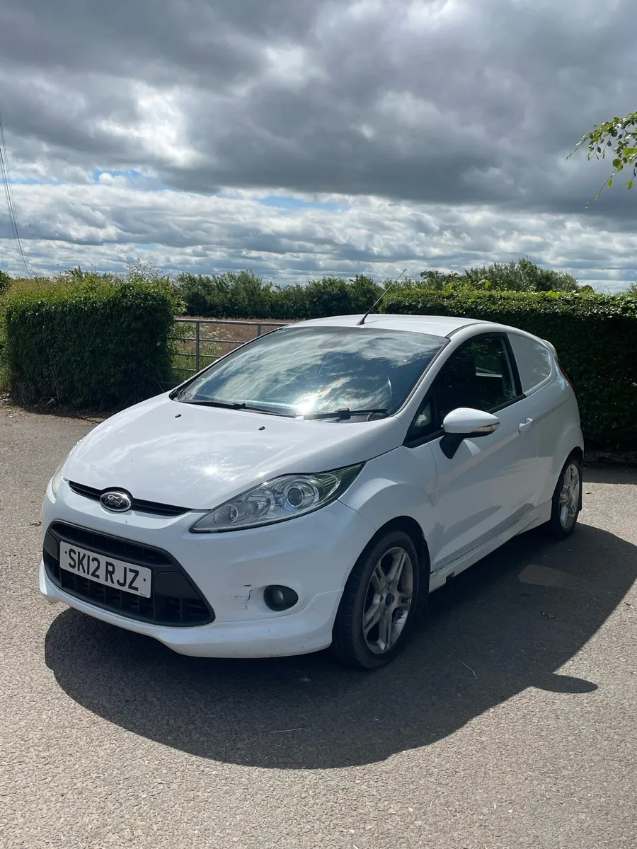 Ford Fiesta Van - Image 3