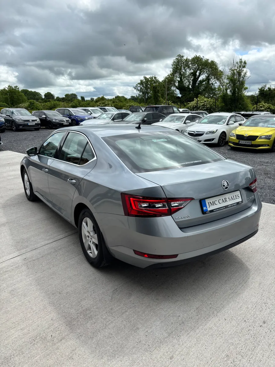 Skoda Superb 2016 - Image 4