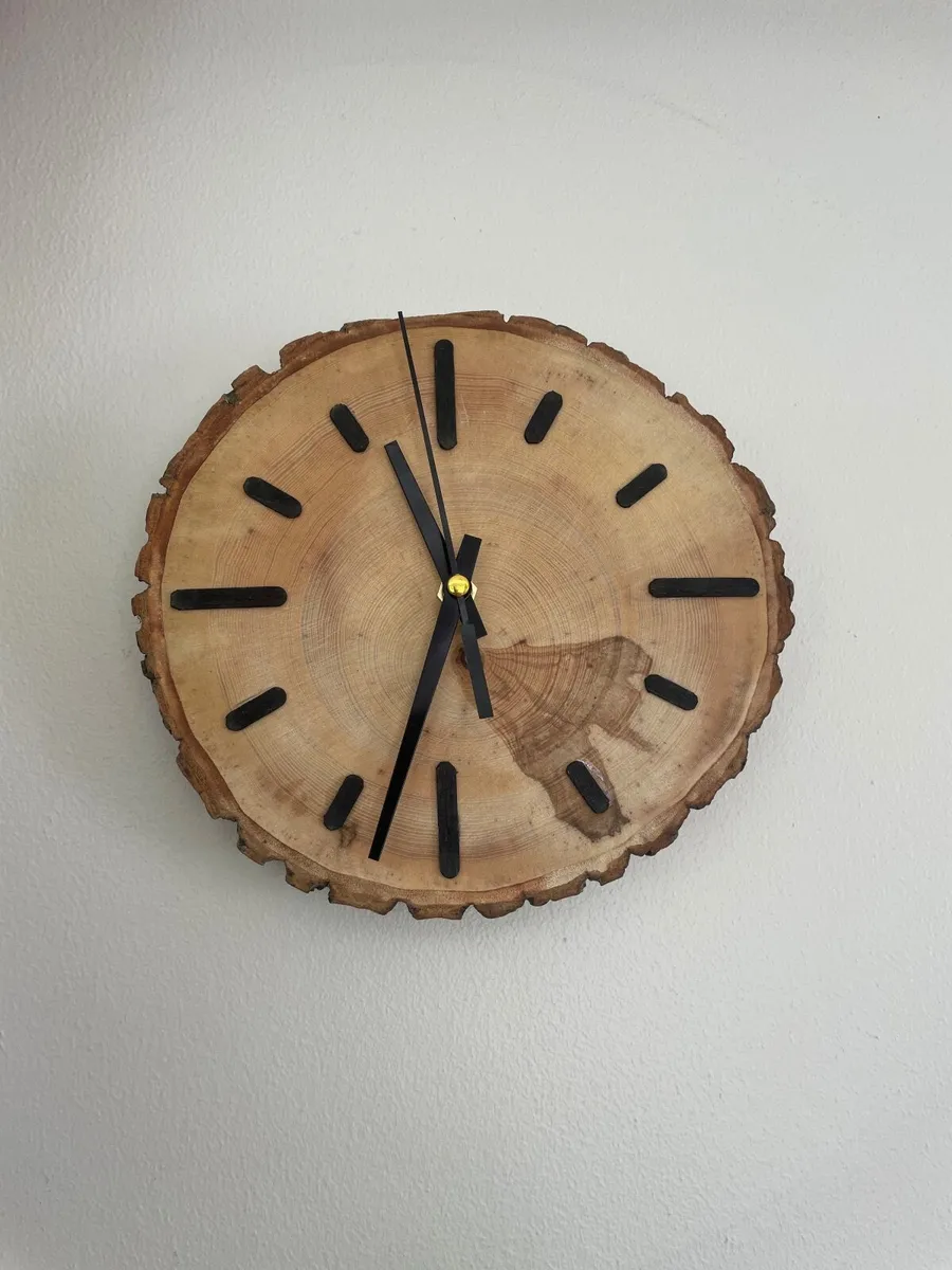 Handmade solid Wooden clock - Image 3