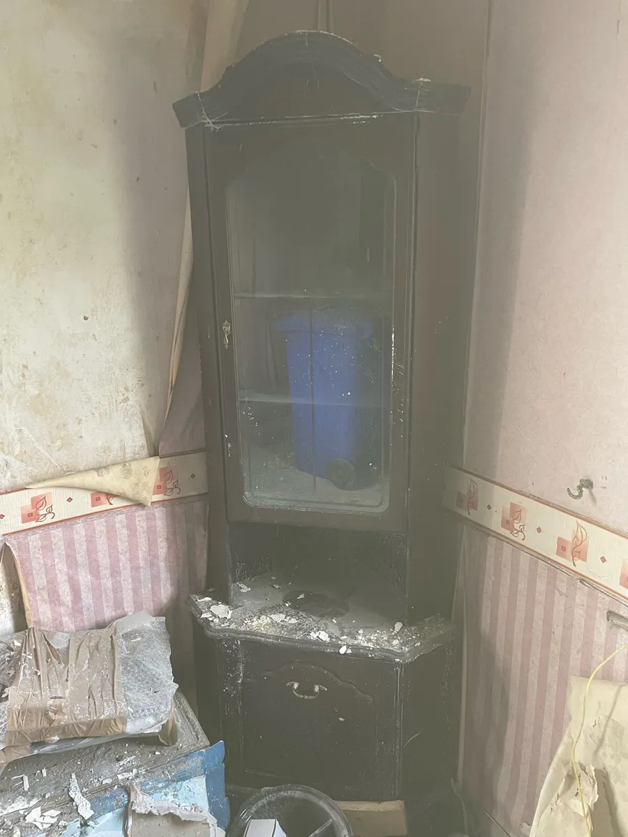Dresser - Image 4
