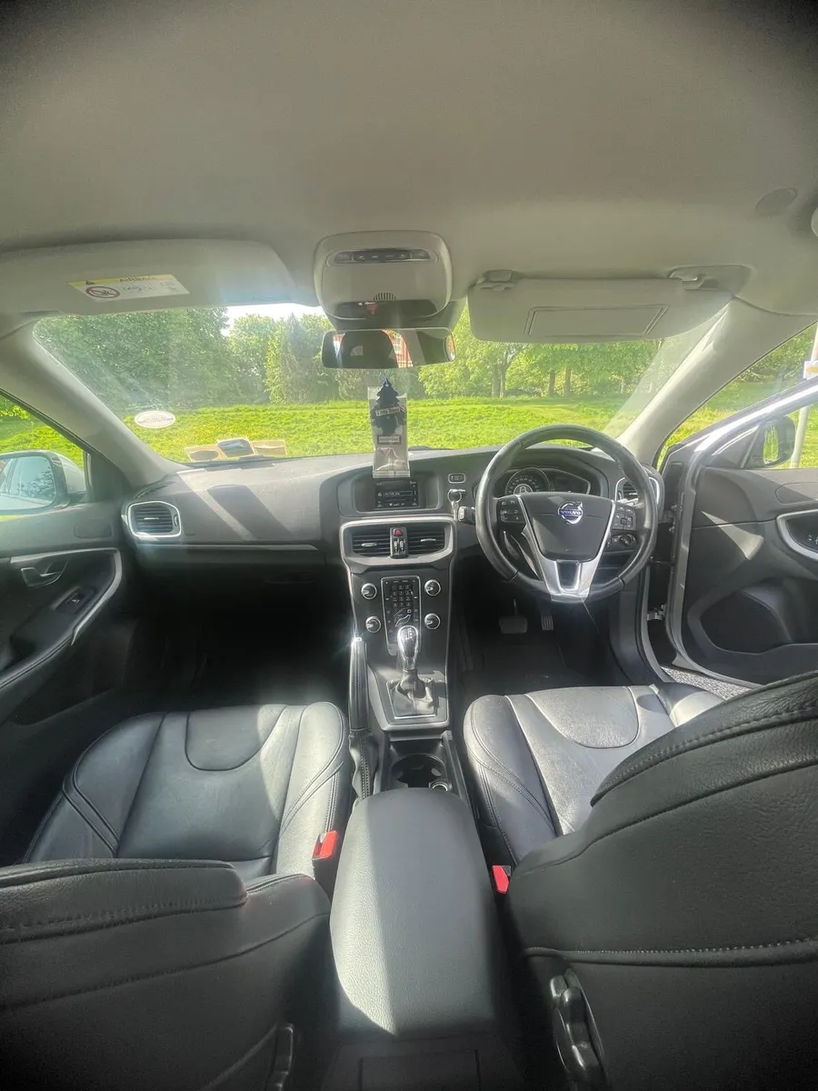 2015 Volvo V40 D2 SE PS 1.6 Auto - Image 4