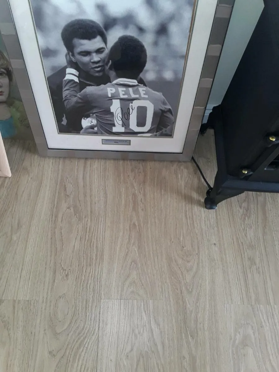 Pele signed picture with  certificate - Image 4